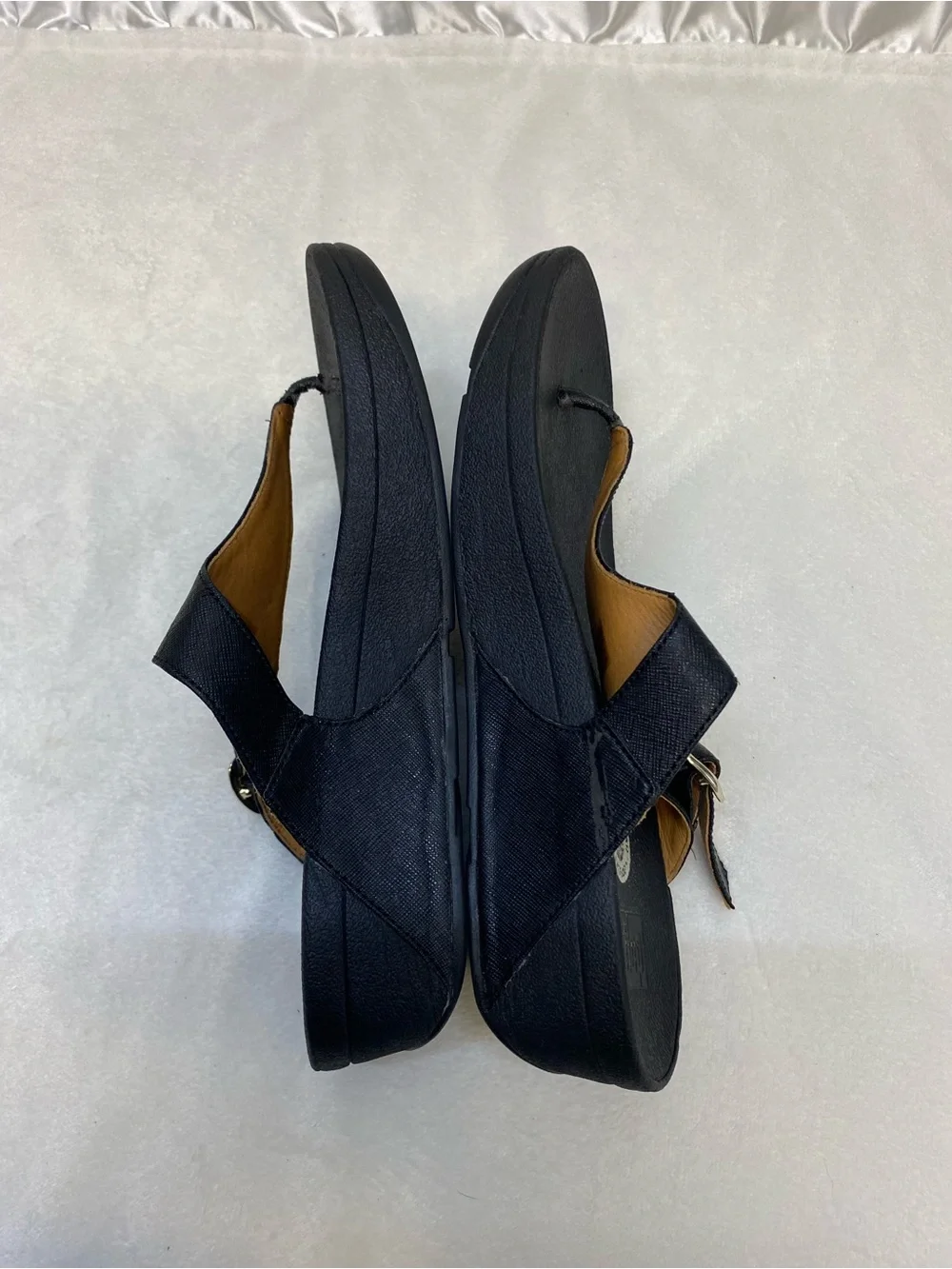 FitFlop The Skinny Black Leather Thong Buckle Wedge Slide Sandals Women's Sz 7